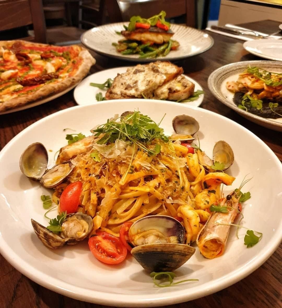 Taking your Monday to a whole other level ☝️ What are you reaching for first? 🤔#Artisan 
Photo: @halal_chronicles