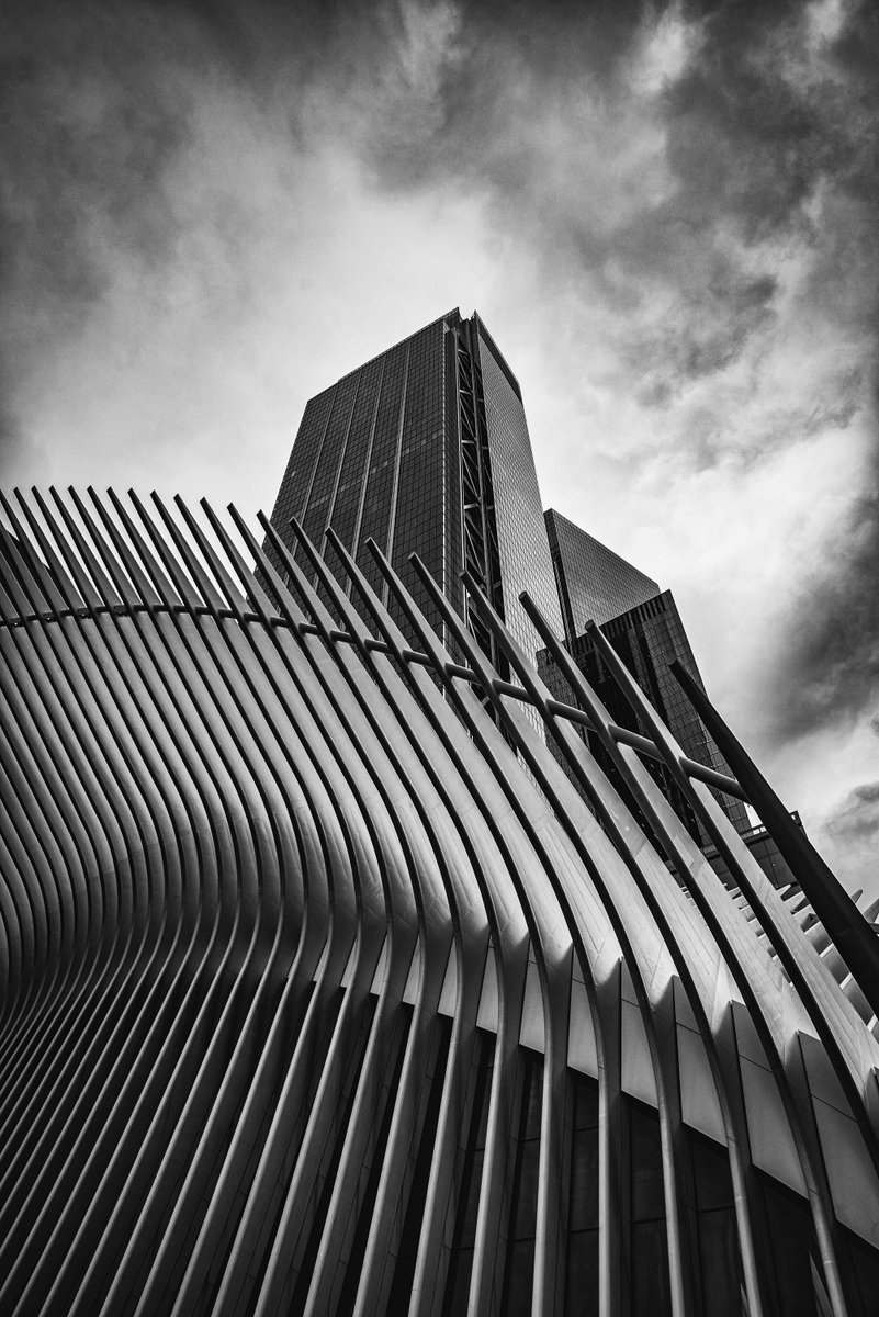 MaelPhoto's tweet photo. le Three World Trade Center derrière l'Occulus, en noir et blanc.

#NYC #NewYork #Manhattan #picoftheday #photography #PhotoOfTheDay #PhotographyDaily #DowntownManatthan #architecture #BnW #Monochrome https://t.co/xfN8ClDG8X