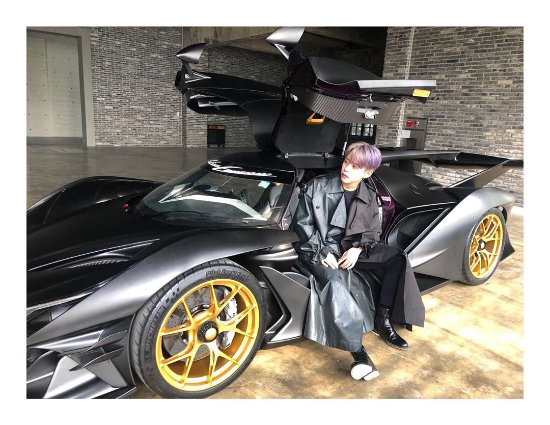 [TRANS] 191028 @/lionheartentertainmentasia IG 

[#JungDaehyun] 
 .
Collaboration Photo Shoot between Super car Apolo IE that landed in Korea recently and Jung Daehyun, who was selected as the first Asian celebrity for this collaboration © BAPupdate
