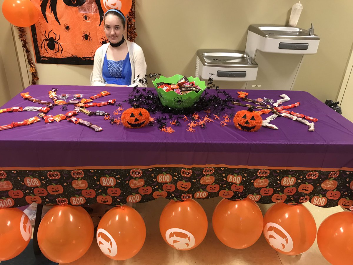 FCHS_FACS's tweet photo. FCCLA had a great time passing out candy for the special needs Boo Bash this past weekend! https://t.co/Jz1qkTCEQz