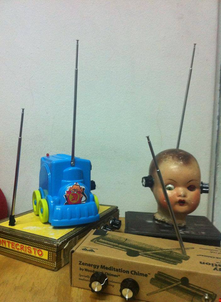 Taller de Construcción de Monotheremin.
6, 7, 8 de Noviembre. Guadalajara, México.
Imparte: Daniel Llermaly  (Chile) 
info: amp.recs@gmail.com