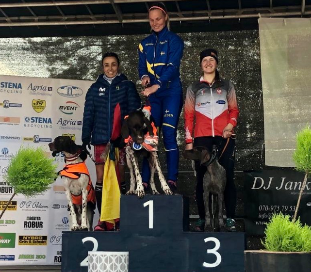 fceh_cat's tweet photo. Grans protagonistes d'aquest cap de setmana al Campionat del Món de Múixing de la @IFSleddogSports!

Plata 🥈 d'Olga Álvarez &amp; Ratxa en Canicròs Elit
Bronze 🥉 de Luis Guilera &amp; Luke en Canicròs Júnior

Enhorabona equip! 

#múixing https://t.co/NmBgZ7NiKZ