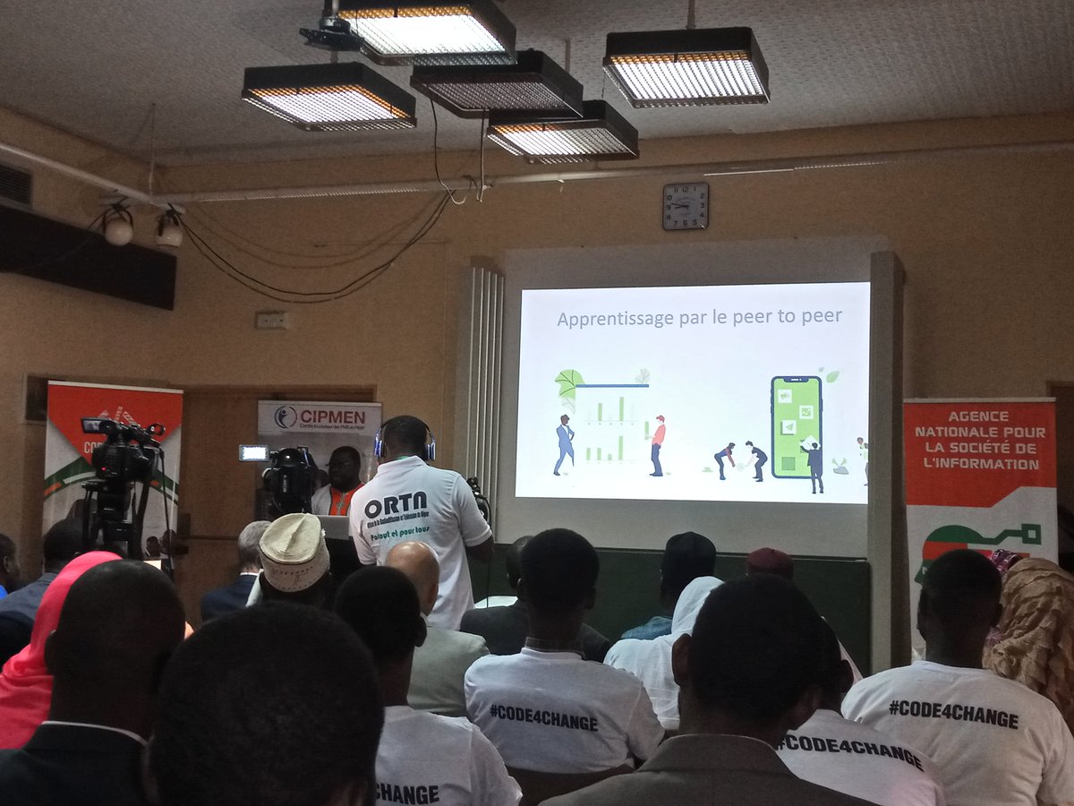 Hippolytetweets's tweet image. Inauguration de la 1ere école 100% code  (Code Loccol) du Niger par l&apos;ANSI et le CIPMEN, ce matin à Sadoré. ....#Code4Change
#AEEN4DEV