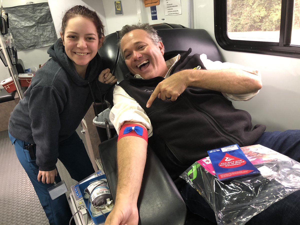 Just gave blood with <a href="/bloodassurance/">Blood Assurance</a> thanks #Kennedy @kinkstarnes for the bow !! #Giveblood #firstrespondersday with <a href="/newschannelnine/">WTVC NewsChannel 9</a> and <a href="/ThisNThatNC9/">ThisNThat on NC9</a>
