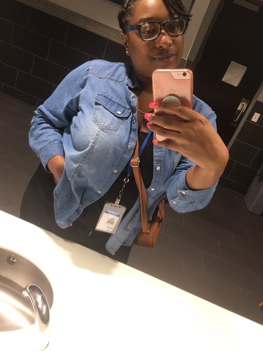 SuzieBJones's tweet photo. #WorkFlix https://t.co/4FL384tsA5