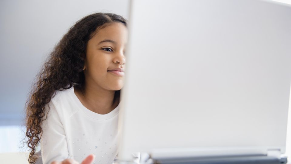 New platform launched by <a href="/Inspiringgirlsf/">Inspiring Girls</a> for videos of female role models to inspire girls ages 10 to 15! bit.ly/31TcfSM