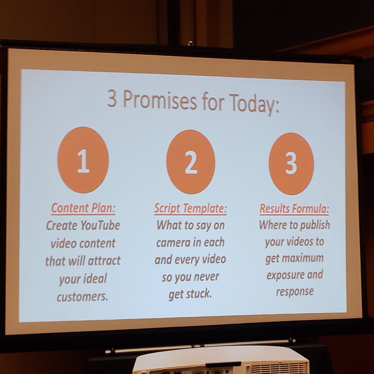 RealJennyPhan's tweet photo. Kicking off @orbiteers #ContentJam  with @owenvideo and how to make YouTube content that works! https://t.co/JwIgxUNmPn