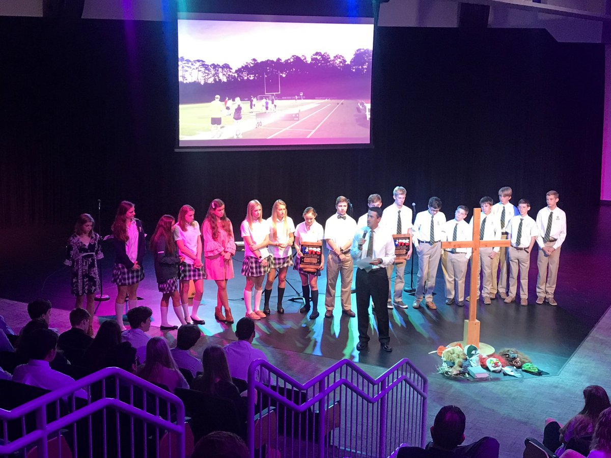 Cross Country teams recognized on campus after chapel this morning for being the 2019 TAPPS 4A State Cross Country Champions! 
⁦<a href="/ConroeSports/">The Courier Sports</a>⁩ ⁦<a href="/vypehouston/">VYPE Houston</a>⁩