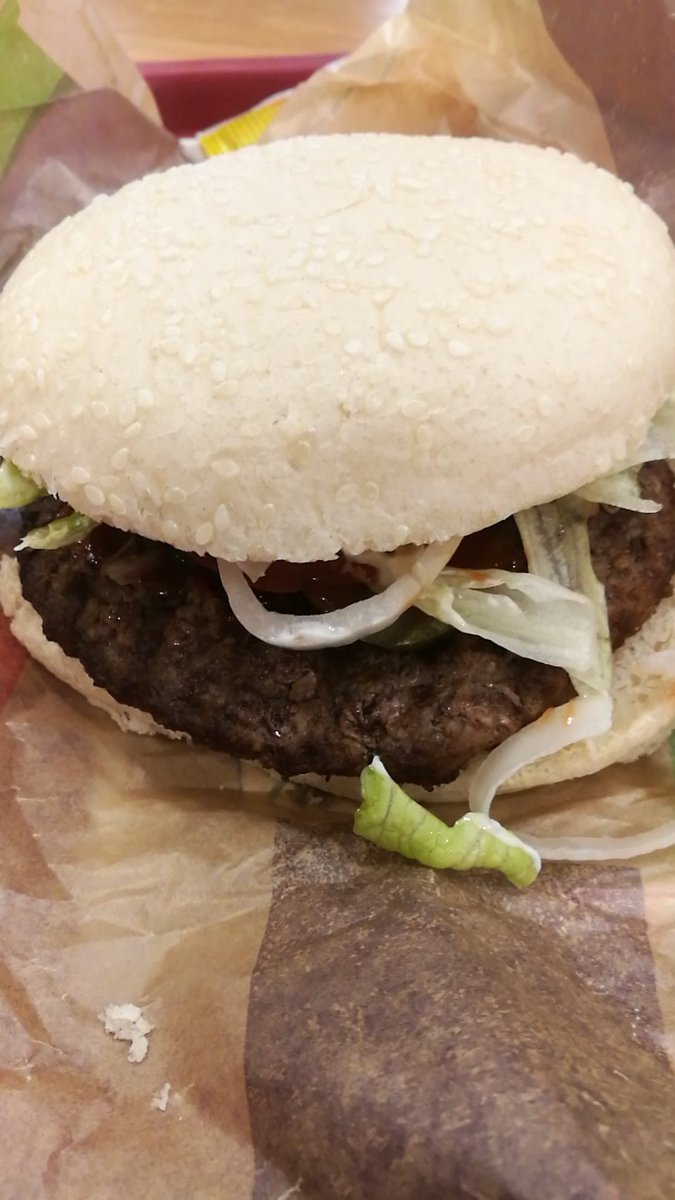 Barbillacia's tweet photo. Hoy es lunes de cristi-descanso, así que vamos a eso, cristidescansar 😝😝😝
Y de paso probamos la nueva #ghostwhopper del burguer king https://t.co/smTQInC7F2