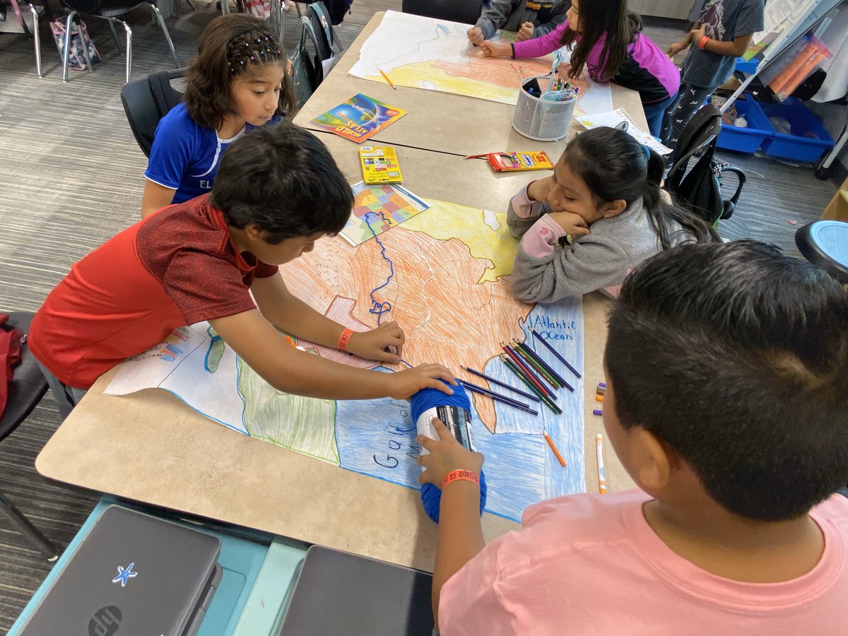 ElizabethRasch5's tweet photo. LCE 3rd graders love Geography!#lce_mustangs https://t.co/6vtHANJZjU