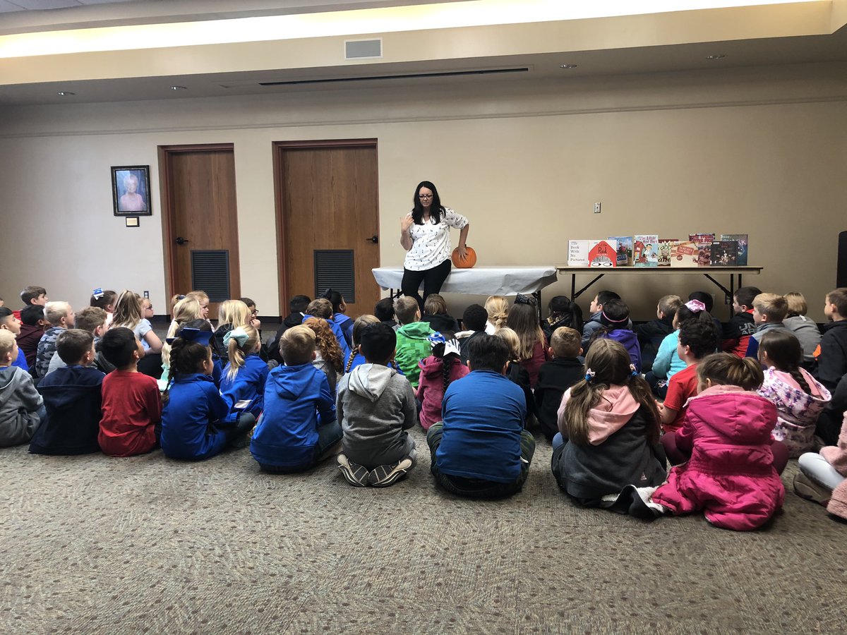 owens_class's tweet photo. First stop! Decatur public Library! https://t.co/b0NI4DuFvR