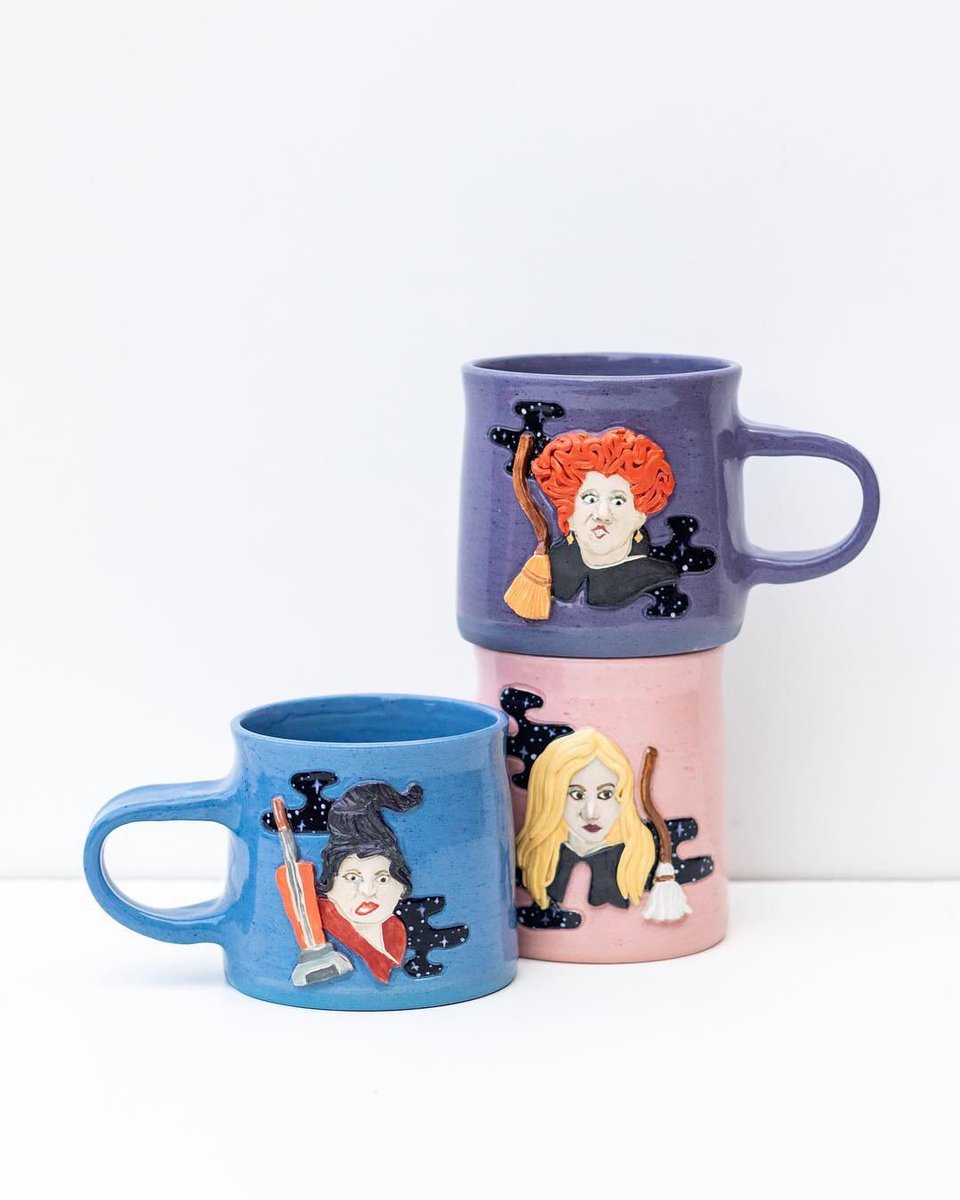 sipsby's tweet photo. Wishing you a spooky Mug Monday. Which Sanderson sister are you? 🧙
.
.
 📷: callahanceramics
.
#tea #mugshotmonday #mugmonday #tealover #sipsby #sipsbybox #teasubscription #subscriptionbox #hocuspocus #sandersonsisters #halloween #halloweenmugs #ceramics #handmade #ceramicmaker https://t.co/HzYRFiyOqZ