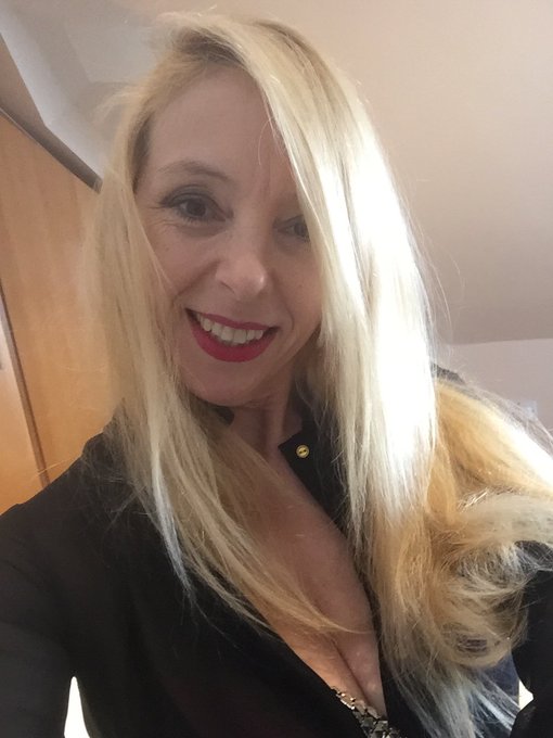 Guys I am option 6 today on my daytime show at home in the bedroom https://t.co/lokePH1su2 now until<a href="/tag/new"class="tags"><span>#new</span></a><a href="/tag/clip"class="tags"><span>#clip</span></a><a href="/tag/milf"class="tags"><span>#milf</span></a><a href="/tag/clips4sale"class="tags"><span>#clips4sale</span></a>