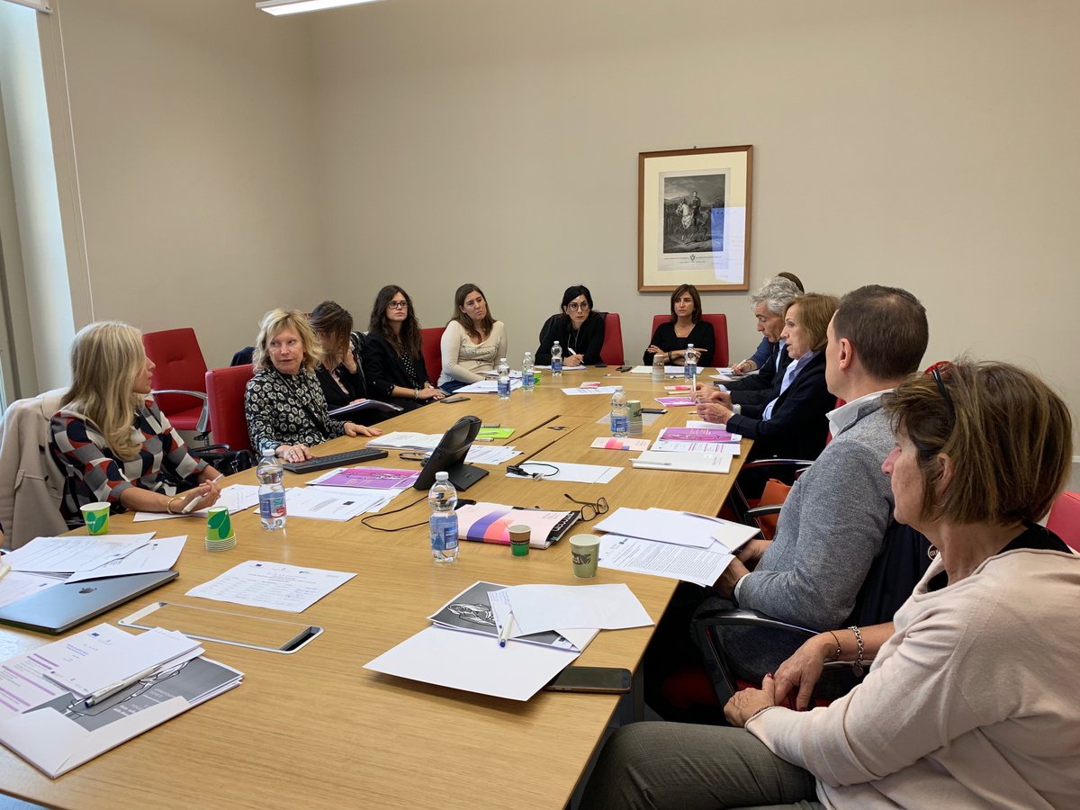 CollegioCA's tweet image. Il team di ricerca del @progettoclear si è riunito oggi al Collegio Carlo Alberto per la presentazione dei primi risultati e il confronto con i membri dell'Advisory Board.
Scopri di più sul progetto al link: carloalberto.org/research/compe…