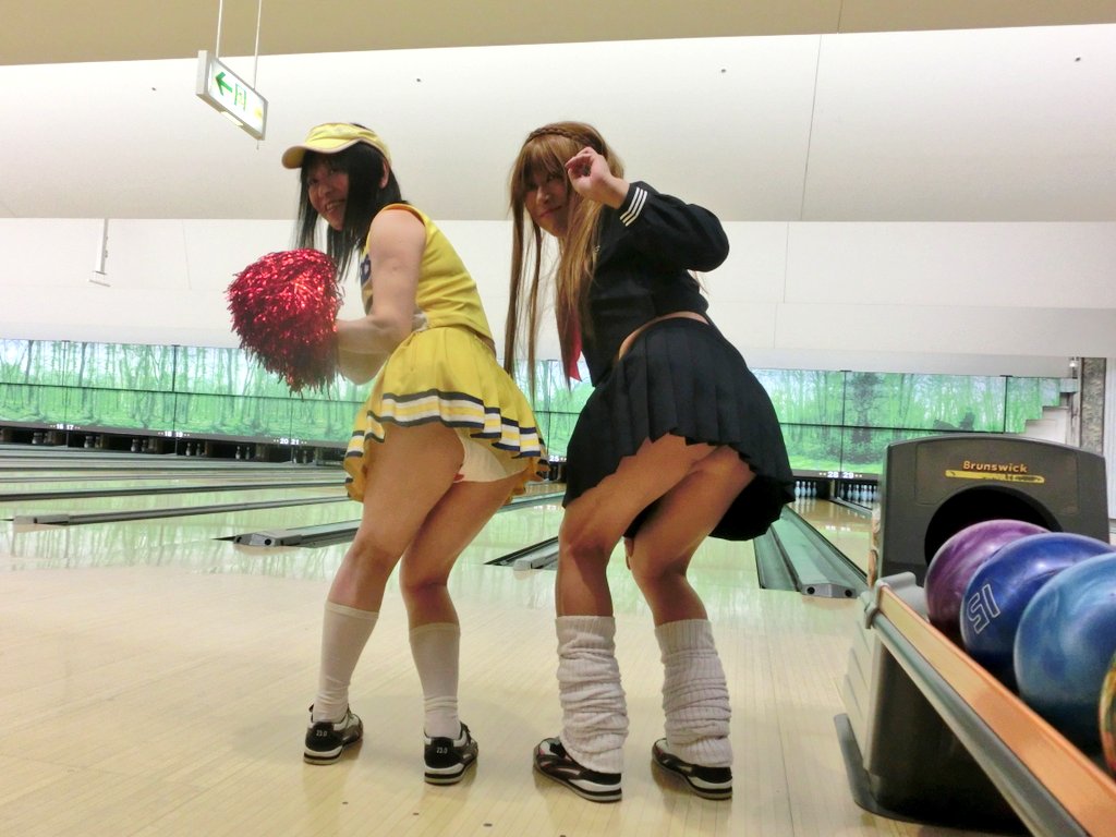 ボーリング  パンチラ 