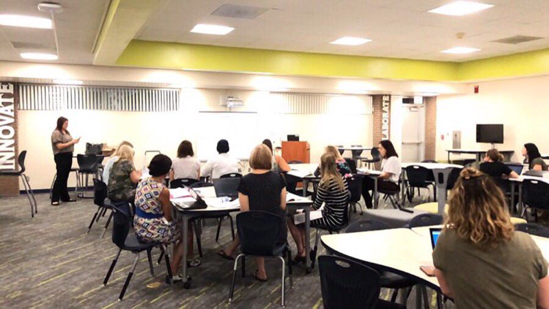MrsTaylor211's tweet image. The best math training this morning! #mathroutines  #mathematicalminds @CurriculumAssoc @my_pcs