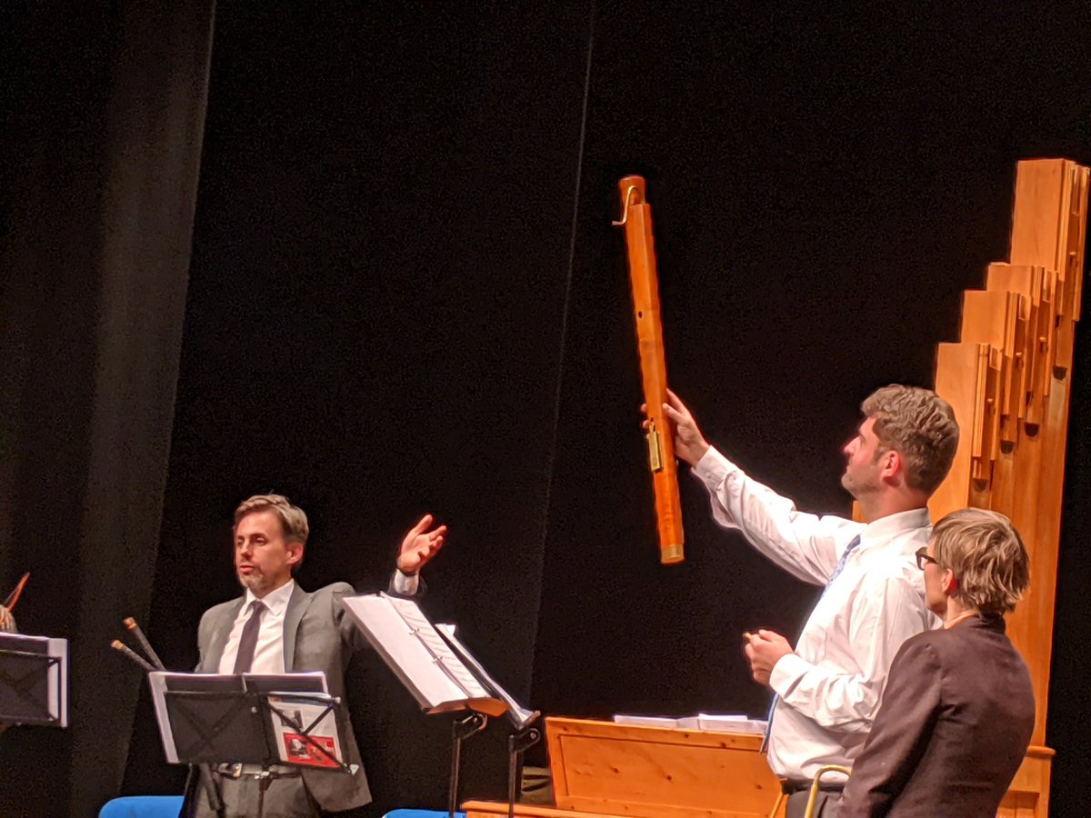 jhjones's tweet photo. #Event9 @BB_Fest w/ @inEcho_ensemble @GawainGlenton @Brycheiniog, with added commentary abt instruments: #Cornetto family (3), #Sackbut (trombones 2) #Dulcian (bassoon), #violin, #ChamberOrgan, #Harpsichord. And oh my, the #encore producing musicianship. Applause!!! https://t.co/YkskLWaPom