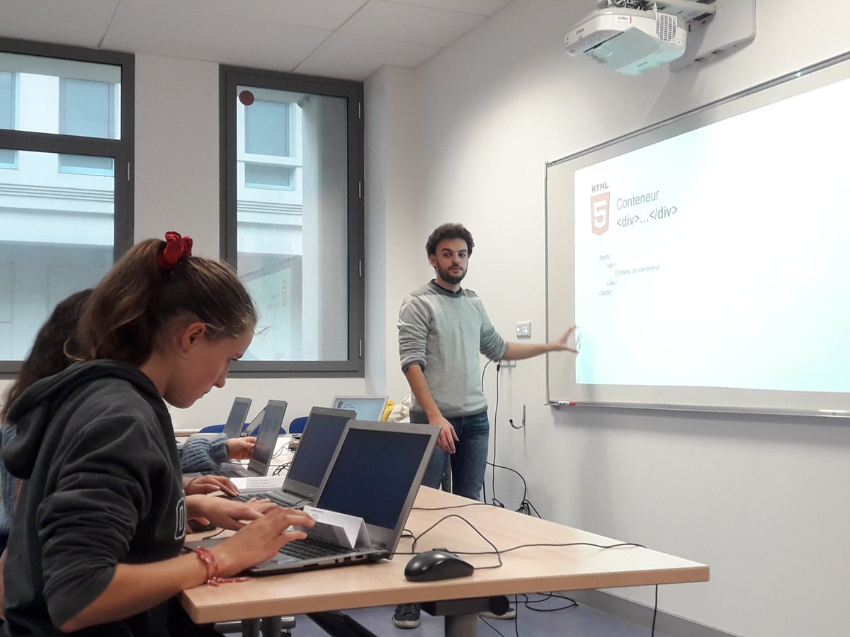 Atlanstic_2020's tweet image. &amp;lt;head&amp;gt; #GirlsRCoding
&amp;lt;/head&amp;gt;

&amp;lt;body&amp;gt;
&amp;lt;p&amp;gt;

On est dans le dur ! #html5 Les sites des stagiaires prennent forme !

&amp;lt;br /&amp;gt;

@InformatiqueBP en top coach ! 

&amp;lt;/p&amp;gt;
&amp;lt;/body&amp;gt;