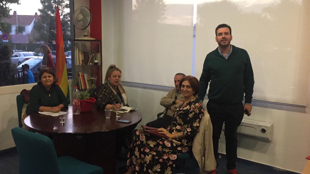 adelacastano's tweet photo. Una tarde más de trabajo en @PSOEAlesto, preparando el inicio de campaña en Sevilla con @sanchezcastejon y @susanadiaz #10N #AhoraEspaña #AhoraPrograma #AhoraGobierno #IlusionyTrabajo https://t.co/2DVogbrexQ