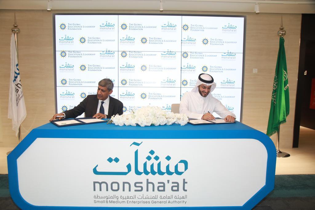 MonshaatSA's tweet photo. على هامش زيارة دولة رئيس الوزراء الهندي إلى المملكة؛ أبرمت #منشآت مذكرة تفاهم مع مؤسسة التعليم والقيادة العالمية بجمهورية الهند بهدف تطوير ودعم المشاريع المتناهية الصغر والصغيرة والمتوسطة وتعزيز دورها في تنمية الاقتصاد وتشكيل بيئة السوق وخلق فرص العمل. https://t.co/OeJaqSypGO