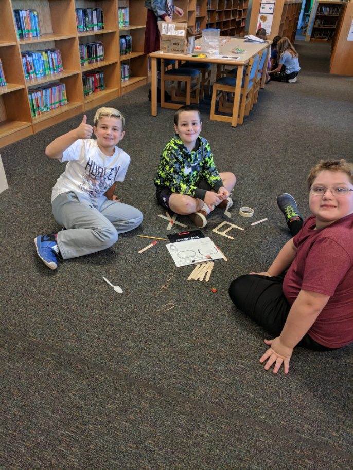 UESLibrary's tweet image. Bringing STEM to the UES library while having fun doing punkin’ chunkin’ @UESPrincipal