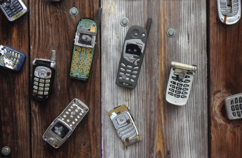 VPDCyberCrime's tweet photo. We know how to recycle old electronics responsibly but what about all your private information on those devices?  Learn how to protect your privacy here - https://t.co/3cO5FsUFsn

#CybSecMonth #cybersecurity #CyberAware https://t.co/isGmCXsxAR