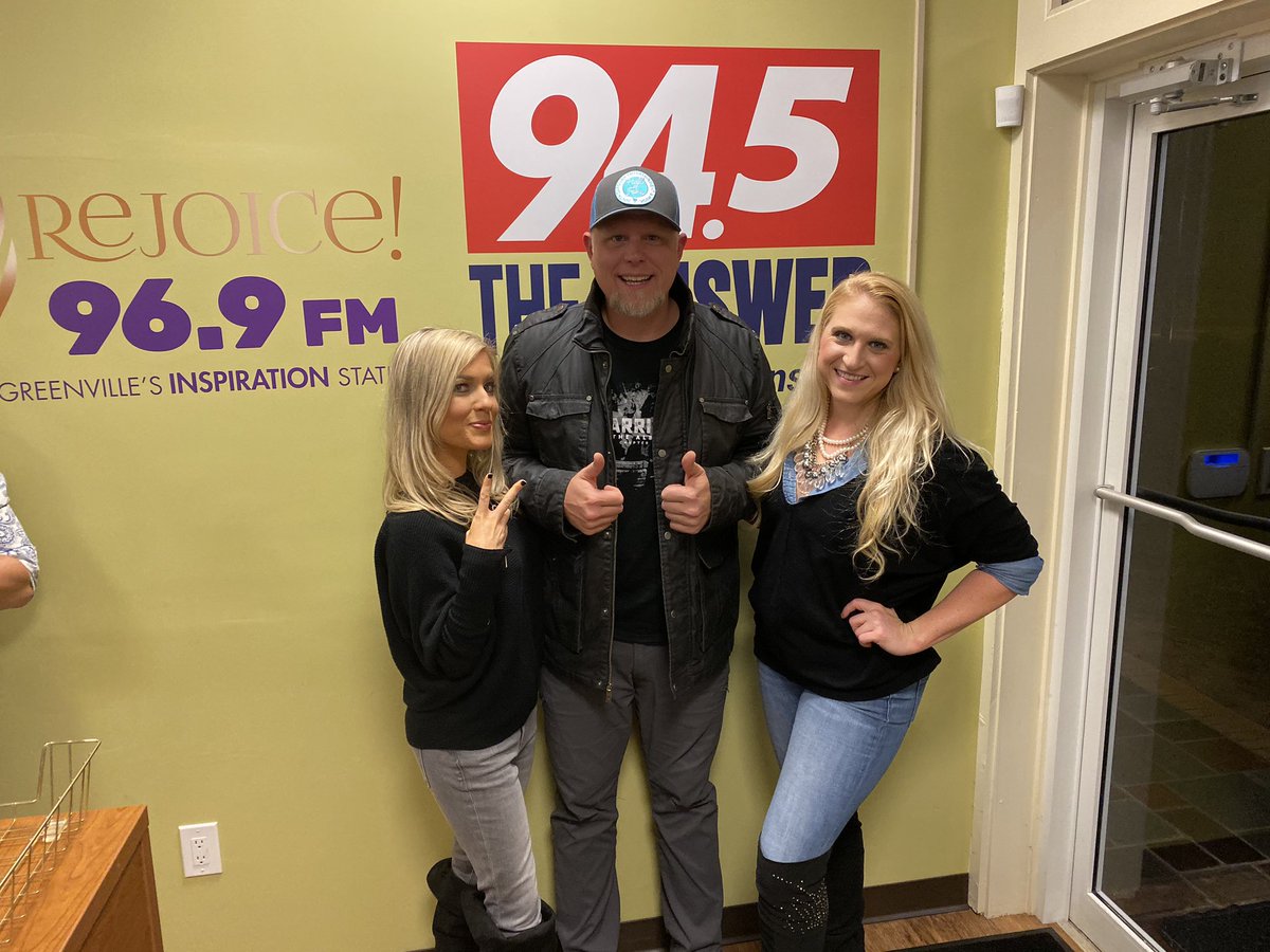 SeparateCharm's tweet photo. Separate Charm at The FAME Radio Show @SCarolinaFame Saturday night great show and such a great group of guys♥️👍♥️ our interview! #interview #radio #broadcast #singersongwriter #separatecharm https://t.co/Si4pIuyJ2q