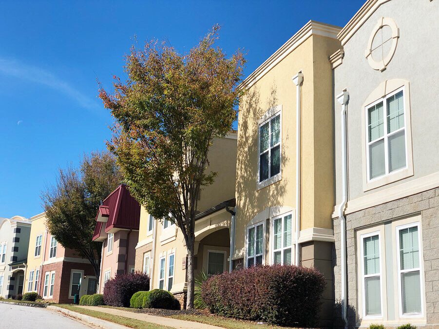 Now Pre-leasing Fall 2020 at @thevillagesattowncreek ✨ Spacious 3 story townhomes with all inclusive utilities and awesome amenities!
📲864.646.7777
⌨️LiveVATC.com