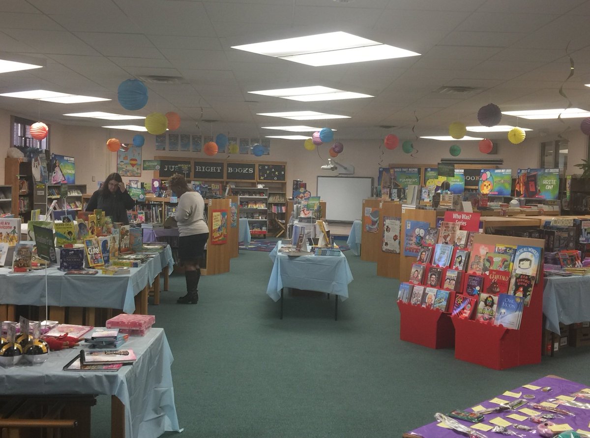 WilcoxPrimary's tweet photo. It's that time of the year again!  Visit the Wilcox PTA book fair! https://t.co/HBPSZsIXsv