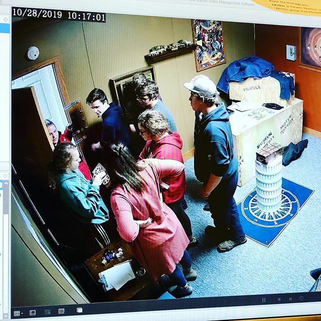 WCCSlibraries's tweet photo. Observing Mason’s English 11 trying to escape. It’s intense as the time ticks down!! @roomtoescapefw #soclose https://t.co/P95xz5nWM2 https://t.co/5fEpRZgjtD
