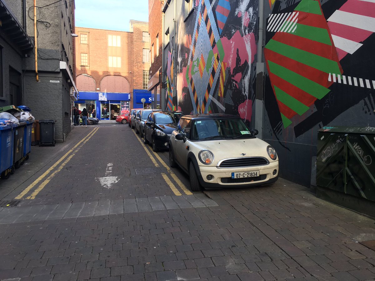 meanderingtripe's tweet photo. Little William Street on this bank holiday Monday is an unusually-spectacular fuck you to pedestrians, even by Limerick standards

#FixLimerickParking
#NothingToDoWithUs https://t.co/9nPUm6AruS