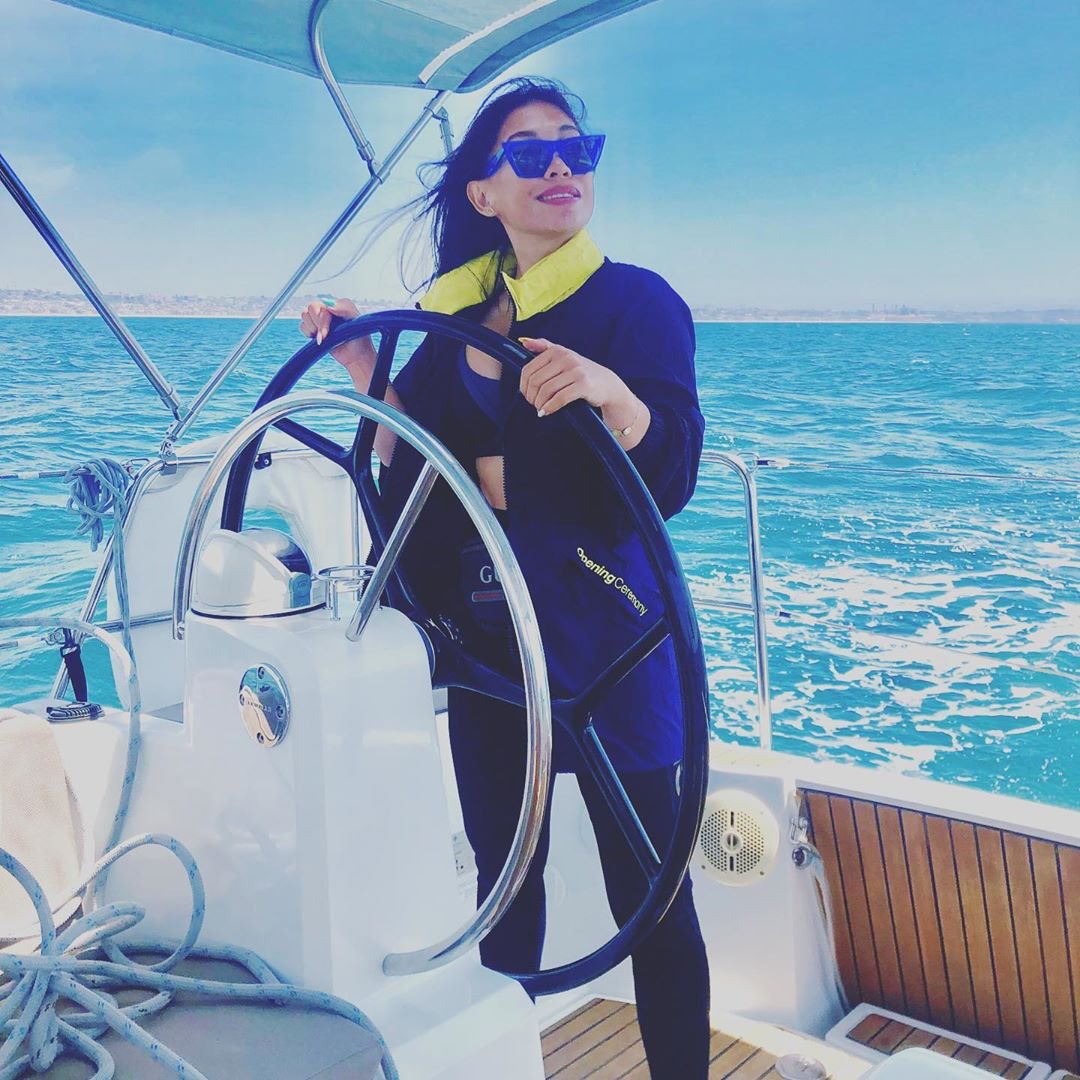 Seize the day ⚓ 📸 @maisonmylene #jeanneau #yachtlife #sunodyssey #sunodyssey49 #jeanneauowners #jeanneausail #marinadelrey #sailing #saillife #girlcaptain #yachtinglifestyle #calisailing #visitcali