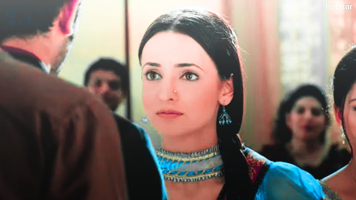 K: 'Angraiz chale gaye aapko chod gaye.'A: 'Kya kaha tumne Laad Governor?'K: 'Aur aapne bhi toh halwai kaha uska kya?'These two are my instant my mood lifters  #SanayaIrani  #BarunSobti  #IPKKND  #IPKKNDRewind  #Arshi