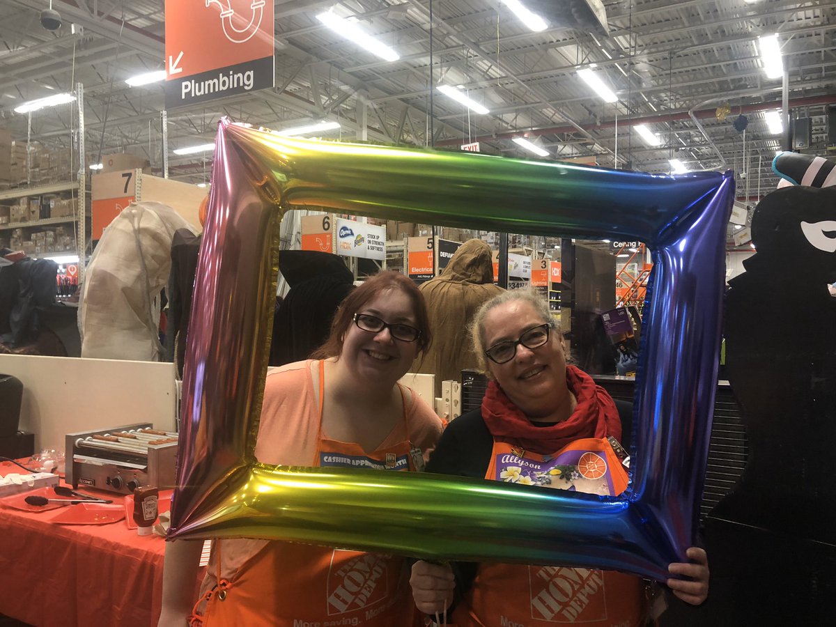 JaimeSheiner's tweet photo. #store1281 #CAMandFriends2019 @noelia_pina2 @JosephSEdwards @mikecabrales_hd @SultanaTHD @Perrelli_45 https://t.co/YfALcdv73F