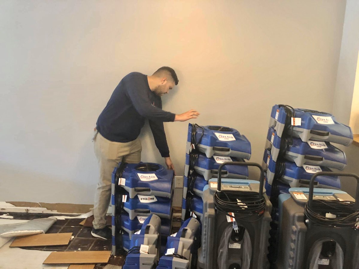 ServiceMaxMiami's tweet image. Our emergency crews are always ready for you disaster in one hour or less. 305-856-1333 servicemaxrestoration.com #waterdamagemiami #miamipropertymanagement #miamiconstruction #waterloss #southflorida #miami #servicemaxrestoration #dadecounty #broward #monroe #dryingequipment