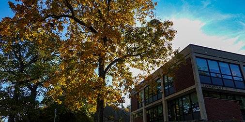 Happening this week at #Brandeis:
📋 Government &amp; Public Service Career Fair
🎖Gittler Prize: John Paul Lederach
💙 We Wear Blue!
🎃 Halloween

Learn more about everything going on this week &amp; submit your own event: brandeis.edu/events/