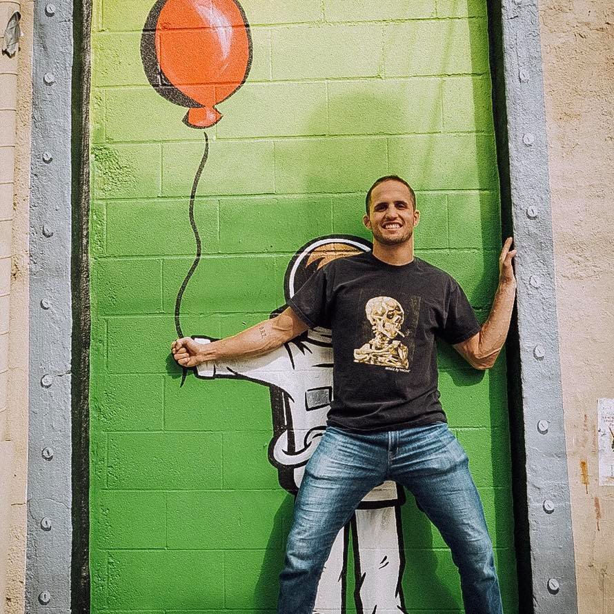 BoothAJournal's tweet photo. Meet the staff!
Name: Vinny Corsaro
Hometown: Indianapolis, IN
Position: Fiction Reader/Social Media Editor
Biggest Pet Peeve: Lemon flavored candy
Ideal Superpower: Stopping time
Most Influential Writers: Kurt Vonnegut, Natalie Diaz, Philip K. Dick
#boothfam https://t.co/tWiI97L4aF