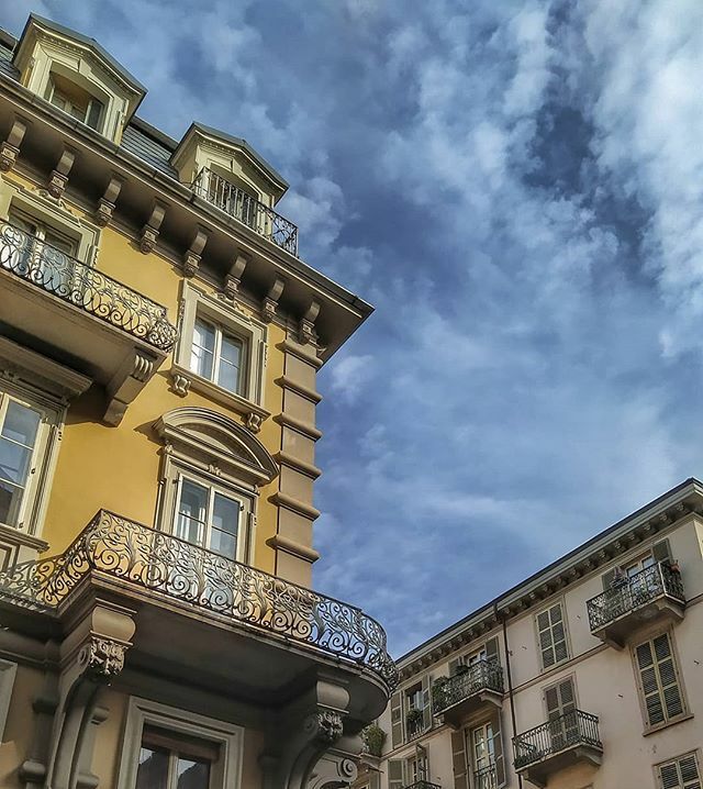 Stamattina così, adesso sembra novembre... Che dite? Che è quasi novembre? 🤣🤣
.
.
.
#ricettedicultura #rdcgiringiro #sky #skyline #blue #torino #cartolinedatorino #torinolovers #torinoèlamiacittà #torinodascoprire #torinoècasamia #lamiatorino ift.tt/2BM8vYO