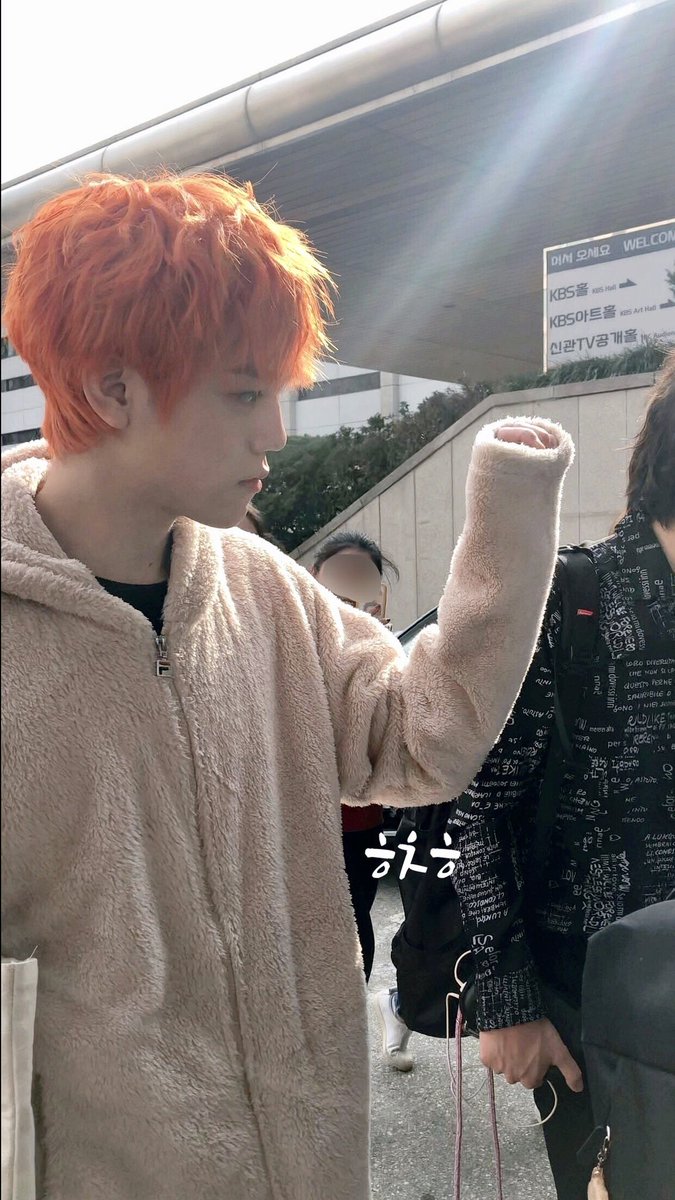 he is so orange but he is so warm #엔플라잉  #차훈  #NFlying  #ChaHun  #YAHO  #GOOD_BAM