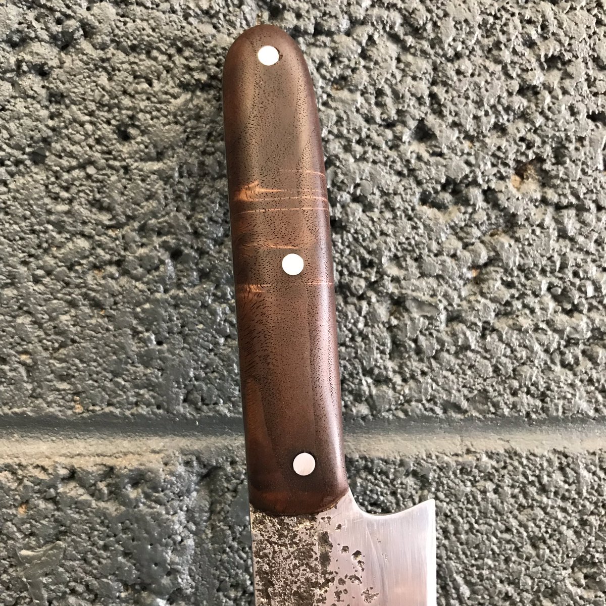 joshuameyerart's tweet photo. Forged this beautiful little chef knife for my wife’s birthday! Happy birthday babe!
.
.
.
#joshuameyerart #meyerstudios #forgedchefknife #forgedknife #chefknife https://t.co/szePTp4O0b