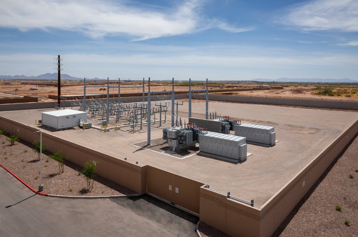 In Mesa, #AZ, Skanska recently completed construction of <a href="/edgecoredc/">EdgeCore Digital Infrastructure</a>’s new #datacenter. It has 32 megawatts of capacity in Building 1 with an onsite, dedicated substation that has an ultimate buildout capacity. For scale, that is enough #energy to #power 47,250 homes per year!