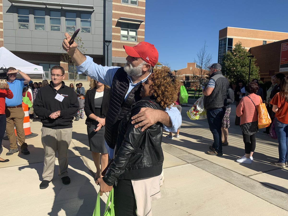 ashleypecce's tweet photo. @chefjoseandres was well-received by the community at the Mobile Market and the UMES culinary students at @UatShadyGrove. @mymcmedia https://t.co/dZUi59jRvg
