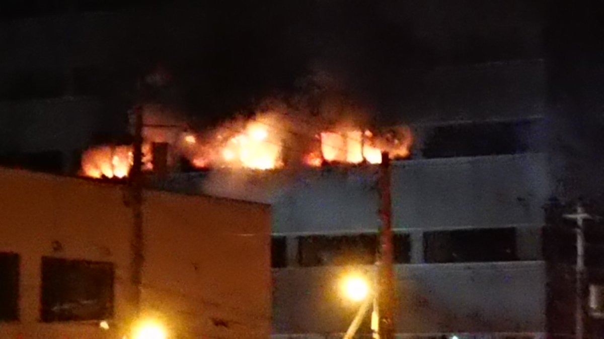saiun04ejs's tweet photo. 新札幌のドーコンが火事 https://t.co/DRYNUXmRFy