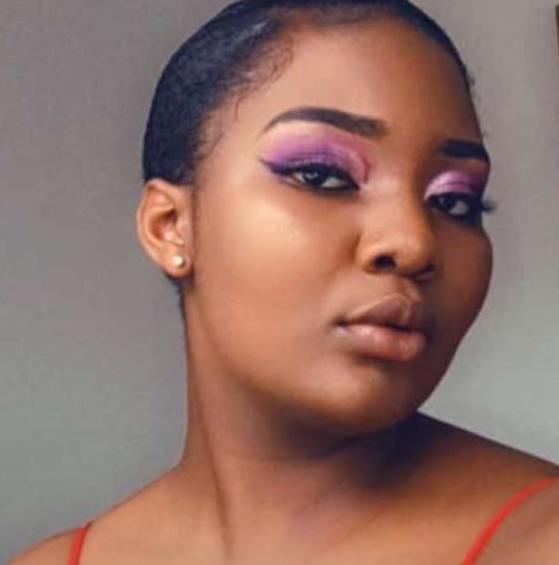 MISSING:
Galway Gardaí are seeking assistance in locating Linda Mhelembe (17), missing from the Doughiska Road since last Wednesday. 5'6” in height, medium build, short blonde hair, brown eyes.Last seen, wearing a pink Nike jumper, grey leggings and black runners. [1/2]