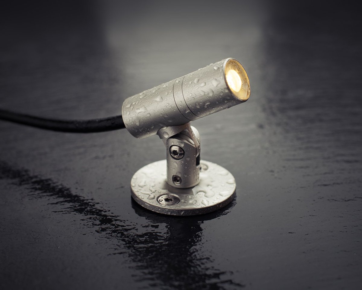 StoaneLighting's tweet image. Voting is now open for this year's #darcawards! For the very final stages of Pipien's quality control (and for fun), one of our boffins attached it to his bike. Watch it survive through a typical Edinburgh autumn commute:

youtu.be/xFy1r_9yQ7o
darcawards.com/portfolio/8414…