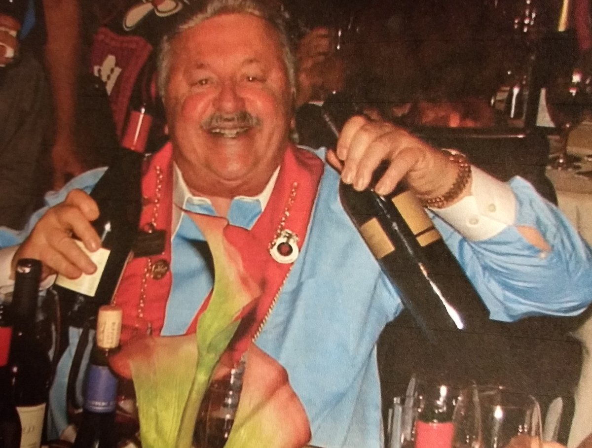 Now taking applications for the Dan Gulbronsen Memorial Scholarship.  More info here:  sommfoundation.com/scholarship/da…