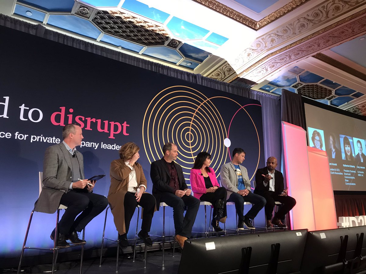 Customers don’t care about your internal processes — they care about a seamless, easy, engaging #CX w. your brand. 

Start w. your customers &amp; employees, get creative, then work backwards.
- Jacob Pat, CIO <a href="/ChampionPetfood/">championpetfood</a> #D2D19