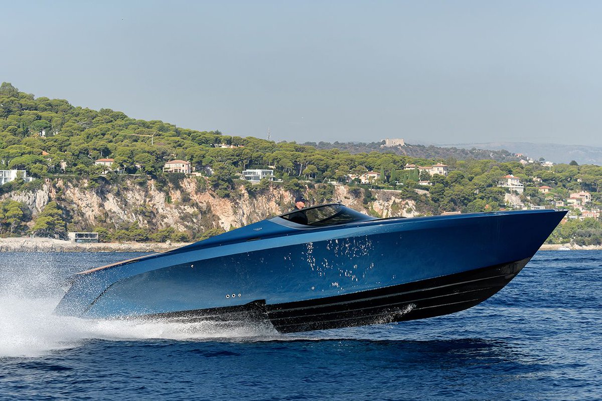 Blasting through the final week of the month like….
#AM37 #AstonMartin #Powerboat