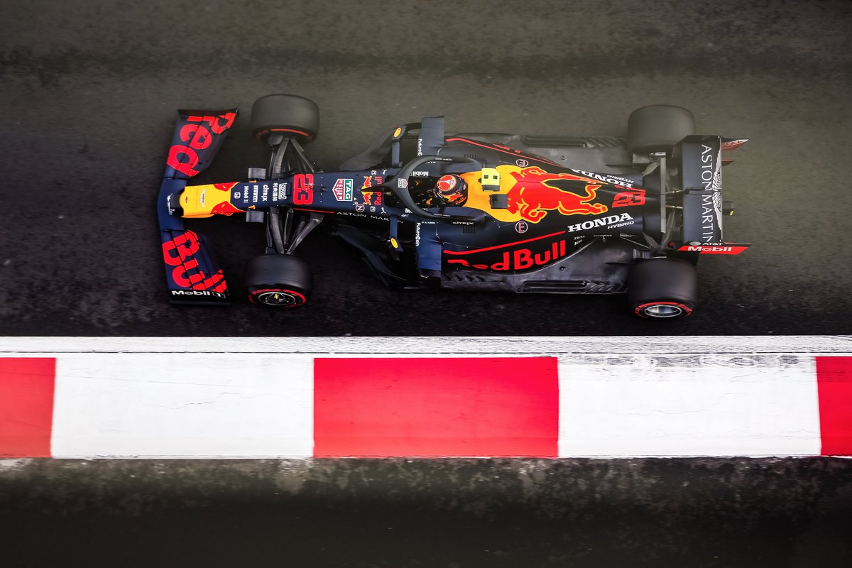 HondaRacingF1's tweet photo. 4 cars through to the Q3 shootout 👌 Great job team 🤜🤛 P4 VER, P8 ALB, P9 KVY, P10 GAS

#PoweredByHonda https://t.co/ghrWU5hTk9