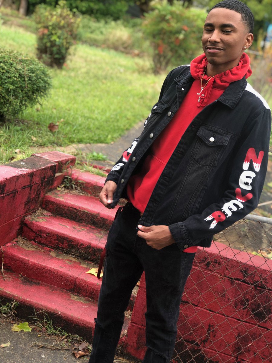 TaySumpp's tweet photo. Shop now Never Slipping #respecttheunexpected ๐จ๐ธ dm to shop and for pricing https://t.co/5UHwHe83Jk